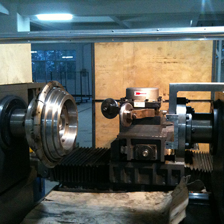 Hub Wheel Spinning Machine